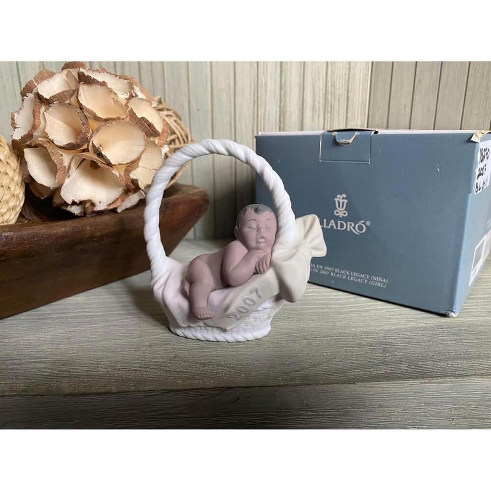 Lladro “Black Legacy” 2007 Baby Girl In Basket Vintage Porcelain - Box!